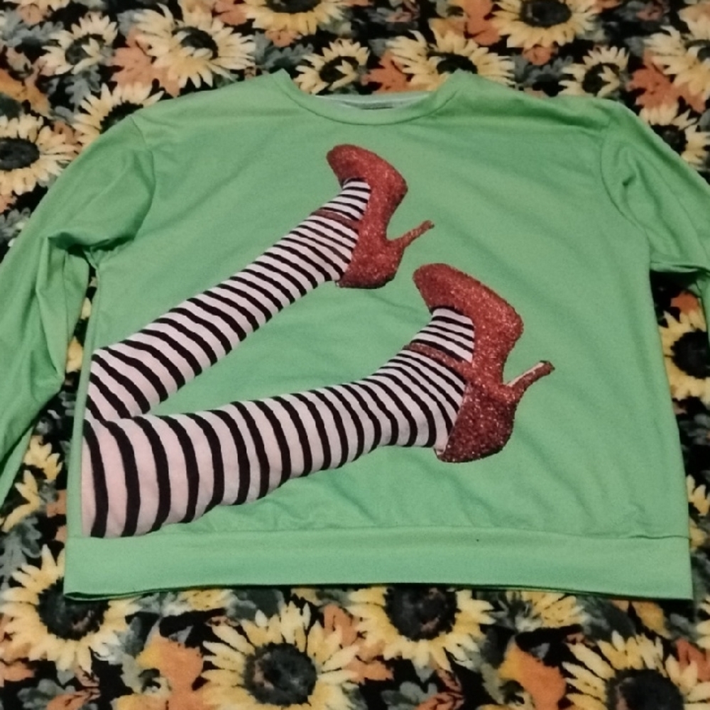 Green Women's Sweatshirt with Red Glitter Heels Design-Wicked